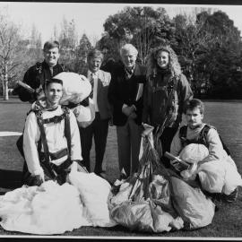 Discovery Day - Vice-Chancellor David Penington with skydivers. 1991