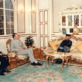 Malcolm Fraser with the King of Malaysia in Kuala Lumpur.