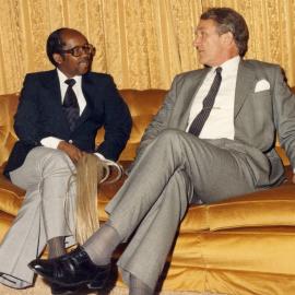 Malcolm Fraser with the Foreign Affairs Minister of Lesotho the Hon. Mooki Vitus Molapo at the Commonwealth Heads of Government Meeting in Melbourne.