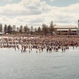 Crowds on the beach at Glenelg, South Australia, awaiting the arrival of Queen Elizabeth II during her 1977 official Australian visit.