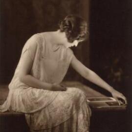 Self at 21 [Una Fraser]