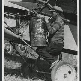 Photographs of the Shell Touring Service and Mapping Unit [9 of many]