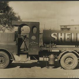 Photographs of Shell tank trucks and other vehicles servicing Western Australia [3 of many]