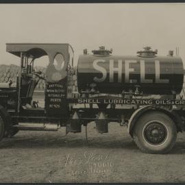 Photographs of Shell tank trucks and other vehicles servicing Western Australia [4 of many]