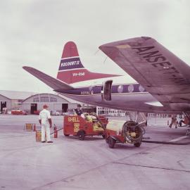 Aircraft refuellers using Shell pumping equipment