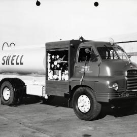 A side view of a Bedford Shell pump tanker, probably in Melbourne