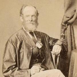 A portrait of Thomas Hunt.