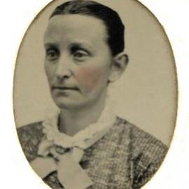 Portrait of an unidentified woman.