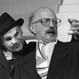 Jim Bonaparte...Dick (the Fleabag Report)