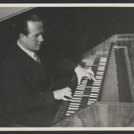 Robert Veyron-Lacroix playing a double-manual harpsichord