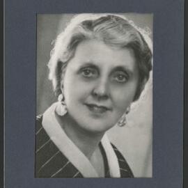 Portrait of Louise Dyer looking at the camera