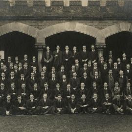 Engineering School staff and students, University of Melbourne, 1921-1925.