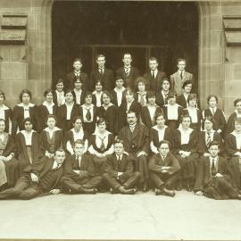Fernand Isidore Maurice-Carton and first-year French students, University of Melbourne, October 1918.
