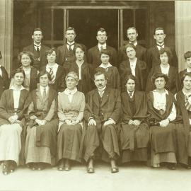 Fernand Isidore Maurice-Carton and first-year French students, University of Melbourne, October 1918.