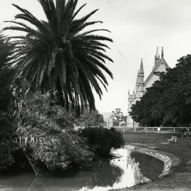 Old Wilson Hall and Lake, University of Melbourne, 4 April 1931