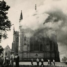 Old Wilson Hall fire, University of Melbourne, 25 January 1952.