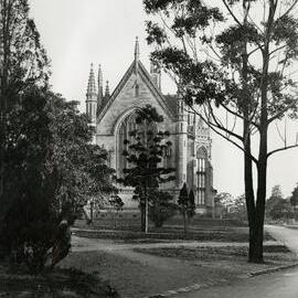 Old Wilson Hall in distance, University of Melbourne, 21 December 1928.