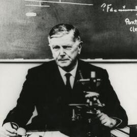 Sir (Frank) Macfarlane Burnet, University of Melbourne.