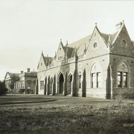 View of old and 'new' Medical School, University of Melbourne, circa 1901.
