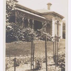 Residence for Lady Howse