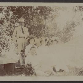 [Group photo, men and women]