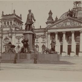 Statue of Bismarck in front of Reichstag - Berlin