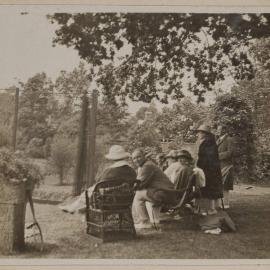 [Tennis audience, Miegunyah]