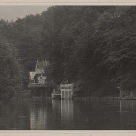The Islands [Estate] Cookham