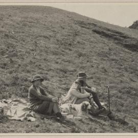 [Mabel Grimwade and companions,] Ederline