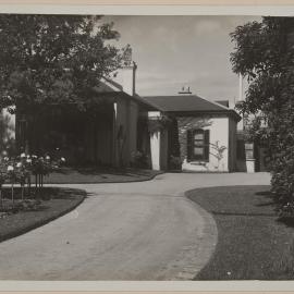 Miegunyah [driveway and gardens]