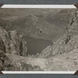 [Mountaineering Club - gorge and lake]